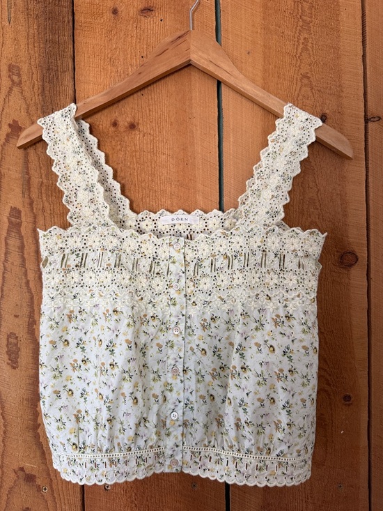 Doen Tops - DOEN << ESTELLE TOP IN MOSS PAPILLON FLORAL